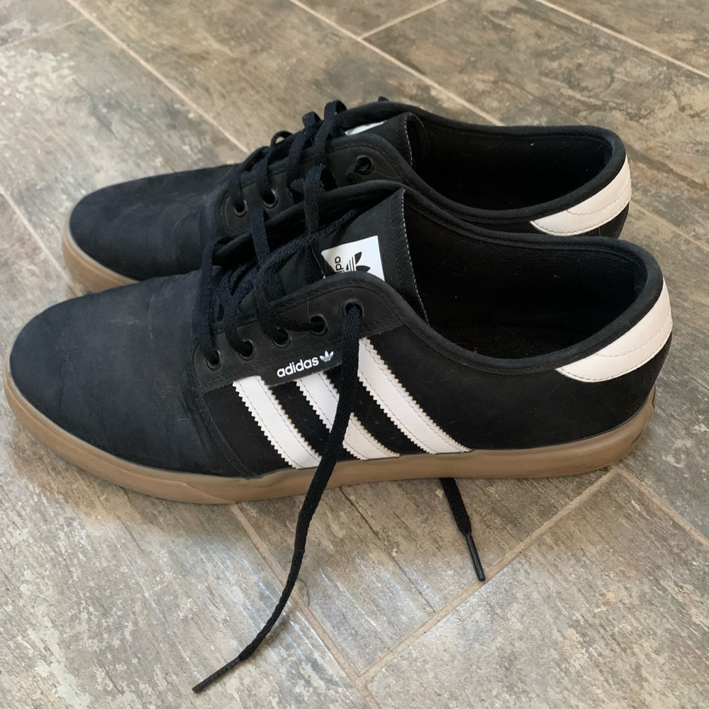 Men’s Adidas Black Suede Gum Sole Skate Shoes. Size12.